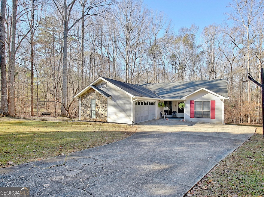 255 Loneoak Dr, Senoia, GA 30276 - photo 1