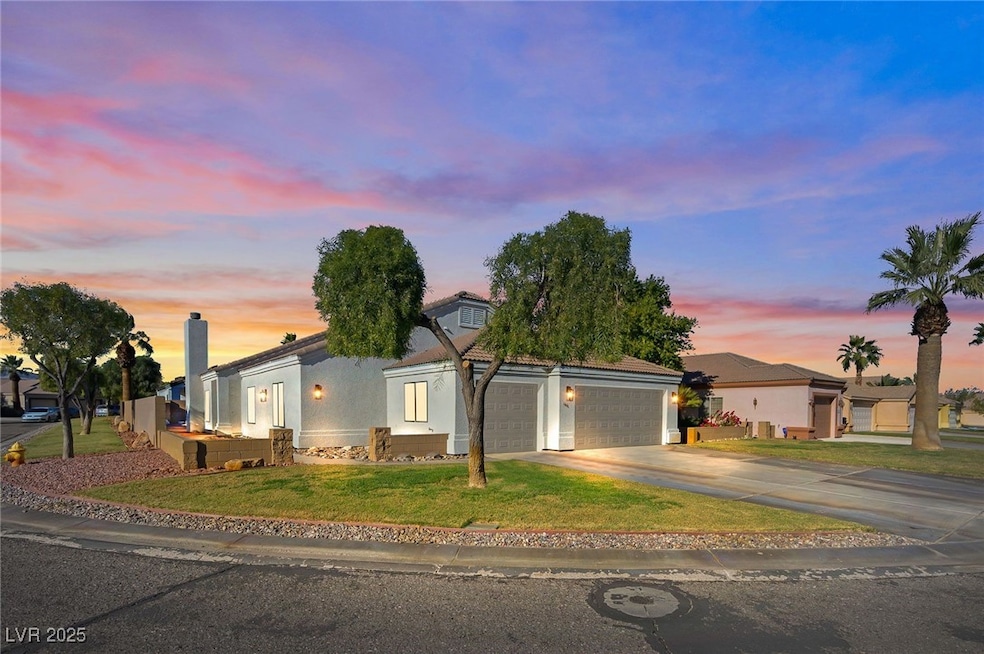 1446 Palm Dr, Laughlin, NV 89029 - photo 1