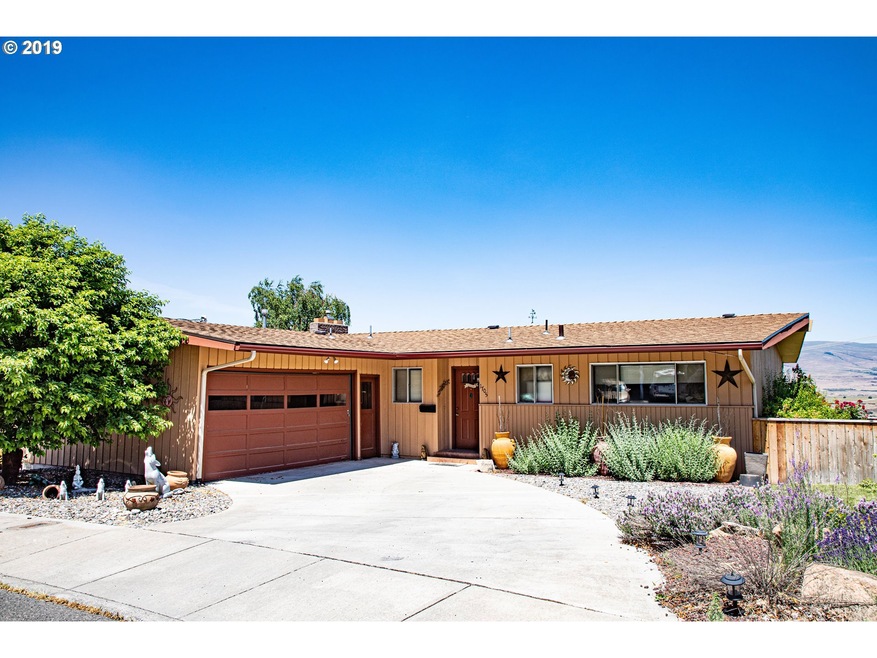 1705 Esther Way, the Dalles, OR 97058 - photo 1