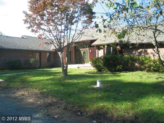 801 Twymans Mill Rd, Radiant, VA 22732 - photo 1