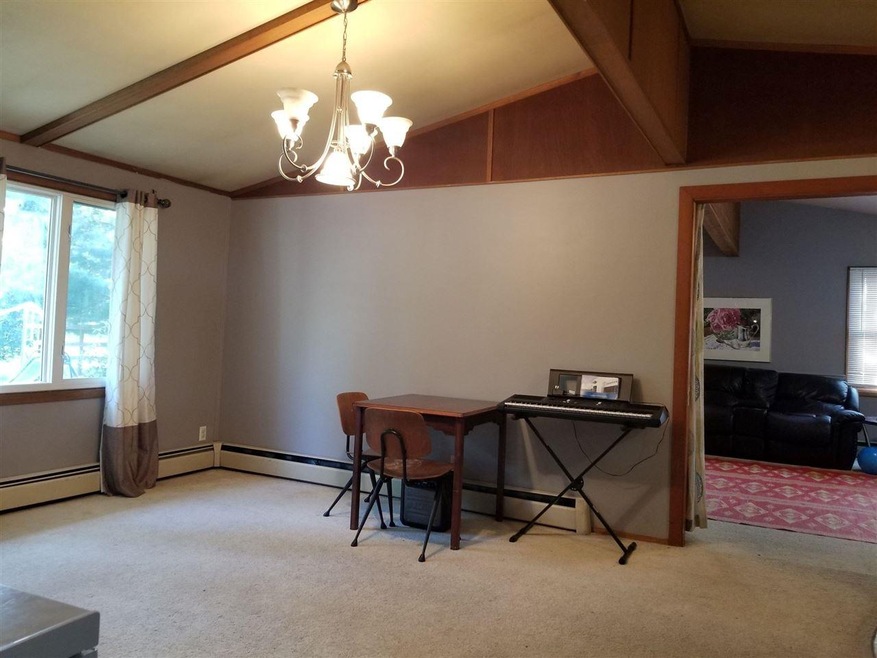 211 E Meadow Ln, Columbus Junction, IA 52738 - photo 1