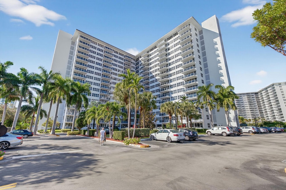 Coral Ridge Towers South unit 615, Fort Lauderdale, FL 33308 - photo 1