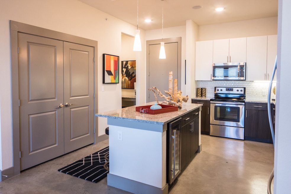 2175 Tucker St unit 2102, Dallas, TX 75214 - photo 1