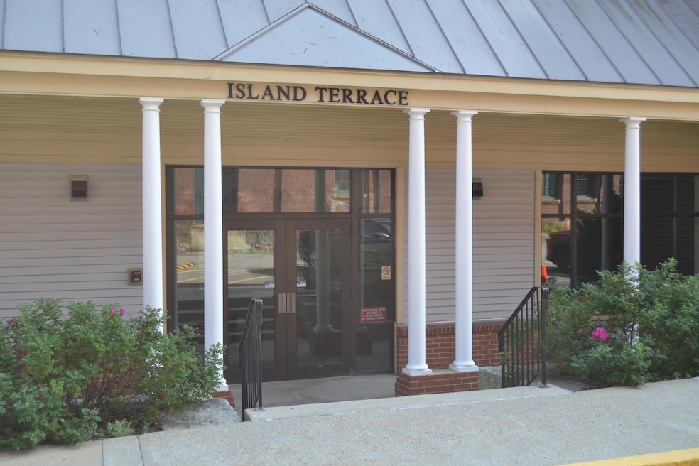 1 Saco Island Terrace unit 332, Saco, ME 04072 - photo 1