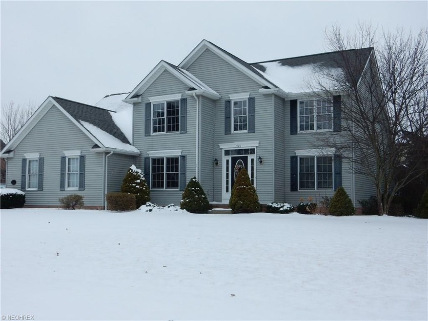 Welcome home to 960 Stone Crossing!