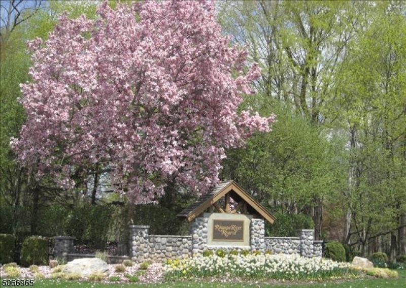 22 Boulder Run, Oakland, NJ 07436 - photo 1