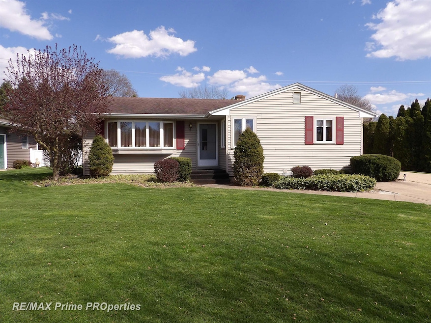 231 Reif St, Frankenmuth, MI 48734 - photo 1