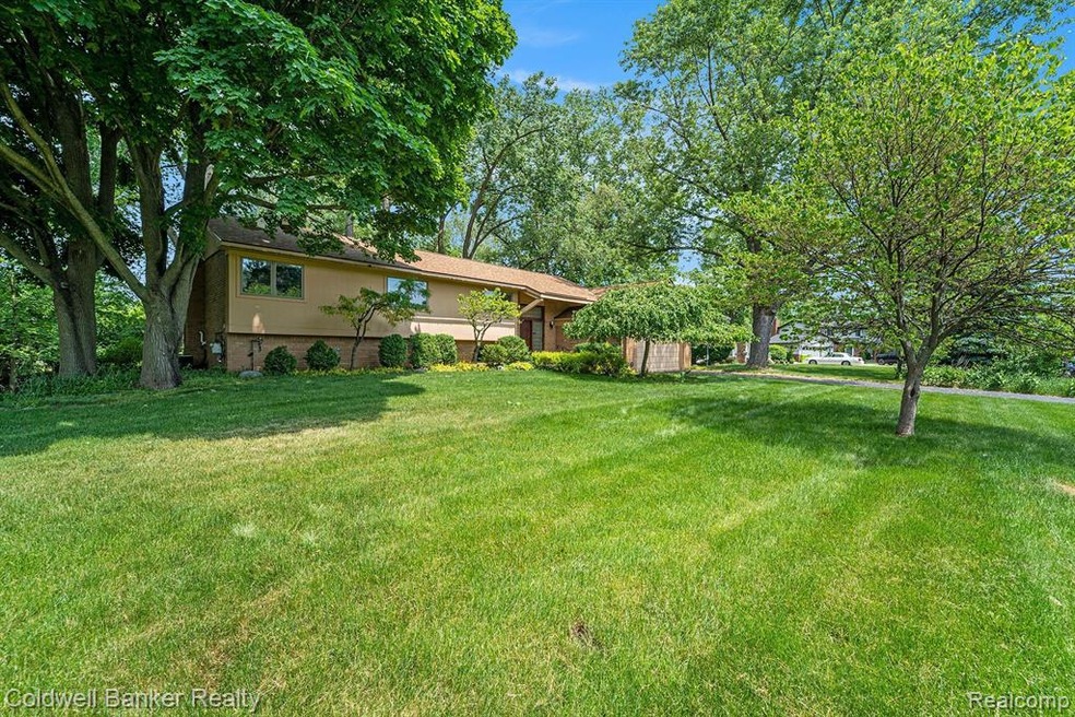 Welcome home to 5332 Franklin Ridge Circle
