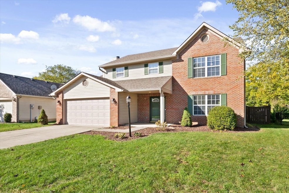 12846 Sovereign Ln, Fishers, IN 46038 - photo 1