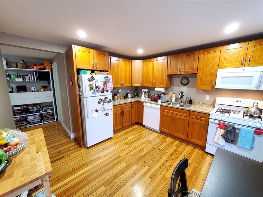 84 Cross St unit 1, Somerville, MA 02145 - photo 1