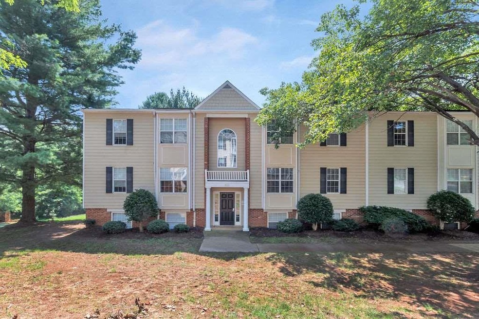 1264 Villa Ln unit D, Charlottesville, VA 22903 - photo 1