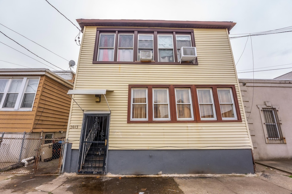 Under Contract $650,000