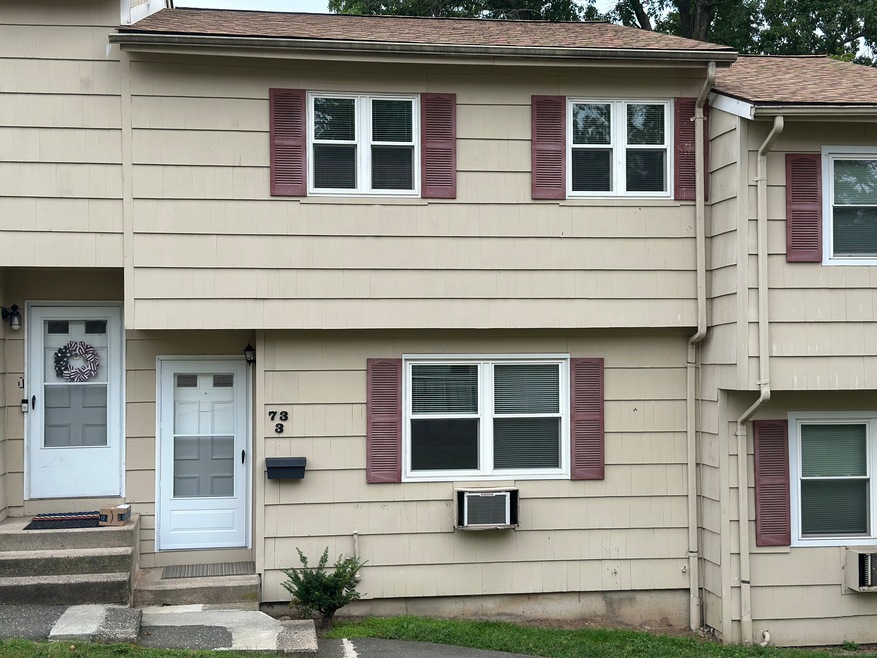 73 Lantern Park Dr unit 3, Naugatuck, CT 06770 - photo 1