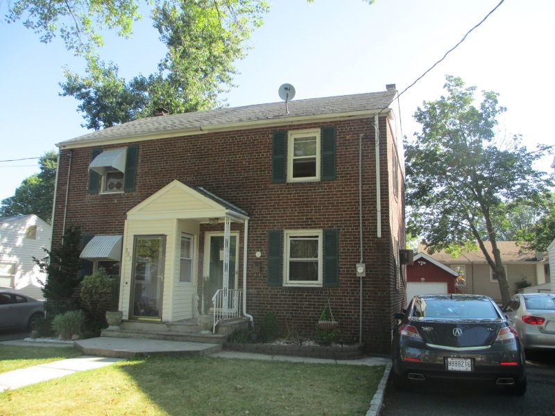 381 Raleigh Rd, Rahway, NJ 07065 - photo 1