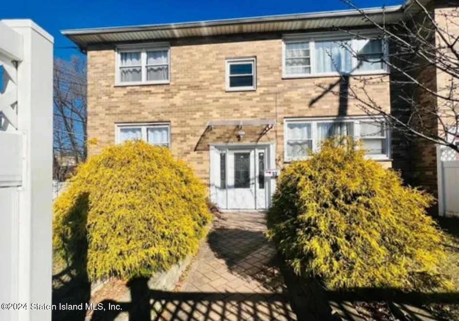 33 Fletcher St, Staten Island, NY 10305 - photo 1
