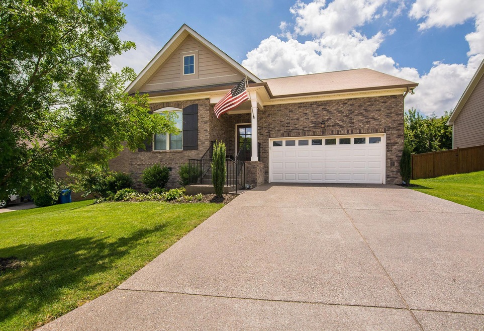 Adorable cottage style home in Burkitt Village.  Walk to Burkitt Commons.