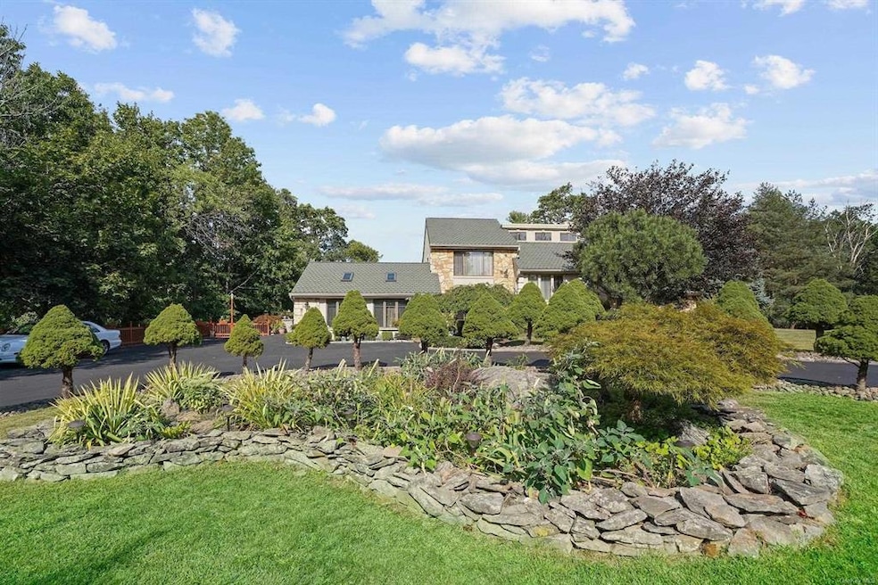 43 Sherwood Heights, Wappingers Falls, NY 12590 - photo 1