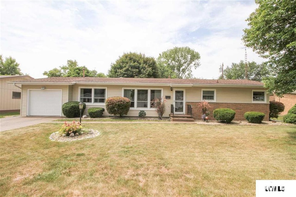 115 Bond St, Lincoln, IL 62656 - photo 1