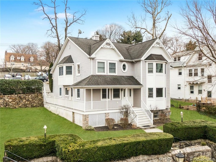 122 Sagamore Rd unit 1 FRONT SIDE, Tuckahoe, NY 10707 - photo 1