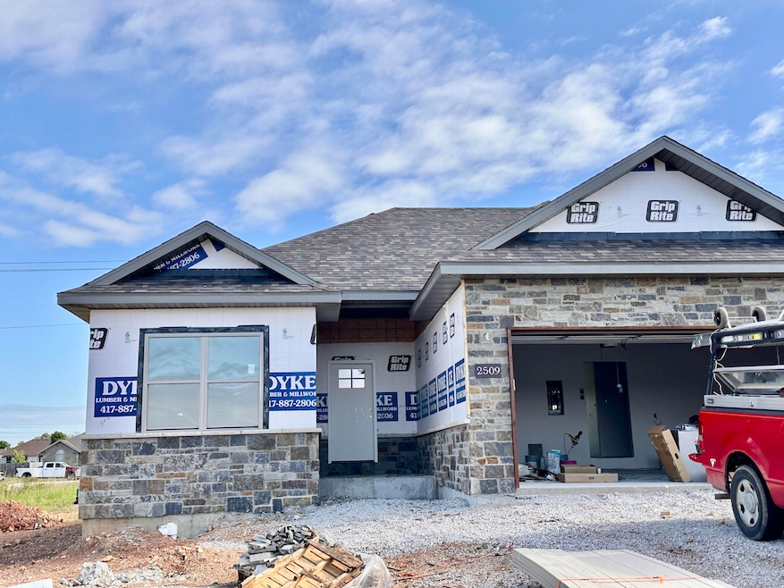 2509 W McGuffey