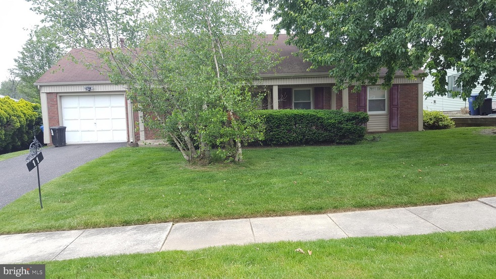 11 Grayson Cir, Willingboro, NJ 08046 - photo 1