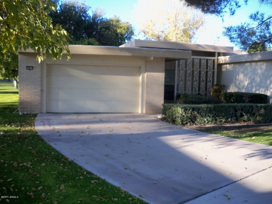 10017 W Highwood Ln, Sun City, AZ 85373 - photo 1