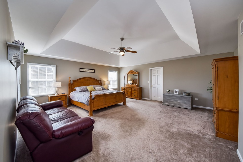 5300 Goldenrod Dr, Oswego, IL 60543 - photo 1