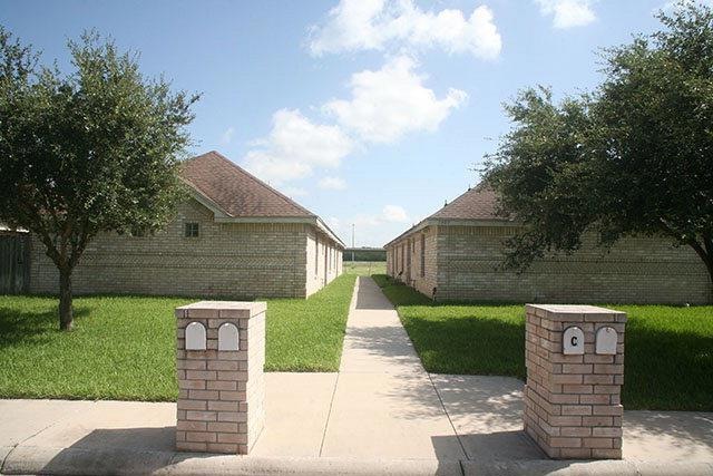 1507 Acme Ln unit B, Edinburg, TX 78541 - photo 1