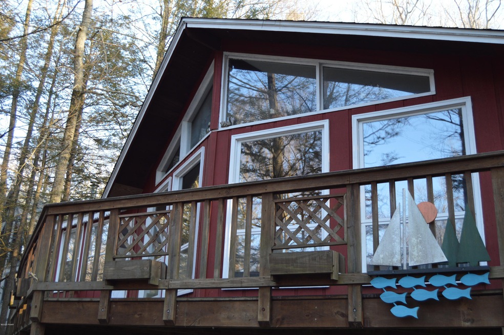 1060 Rainbow Dr, Lake Ariel, PA 18436 - photo 1