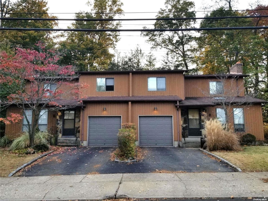 9 Oldwood Rd S, Port Washington, NY 11050 - photo 1