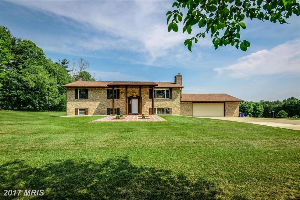 6109 Emerald Ln, Sykesville, MD 21784 - photo 1