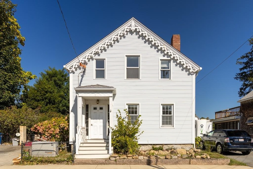 18 Oxford St, Fairhaven, MA 02719 - photo 1