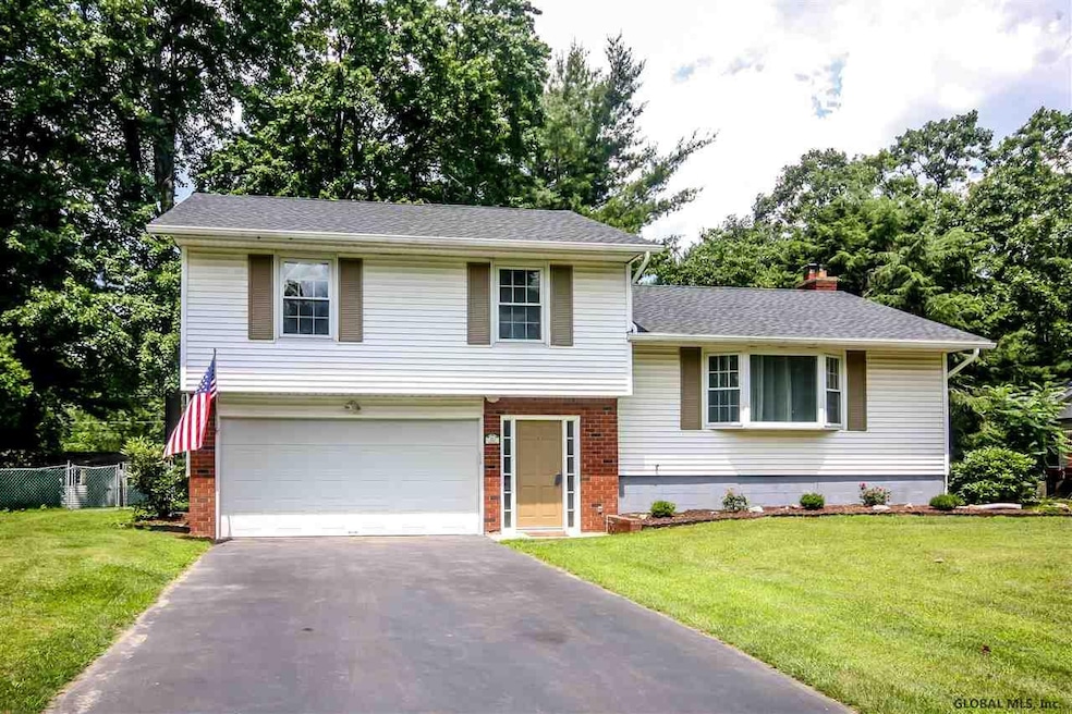 10 Carolanne Dr, Delmar, NY 12054 - photo 1