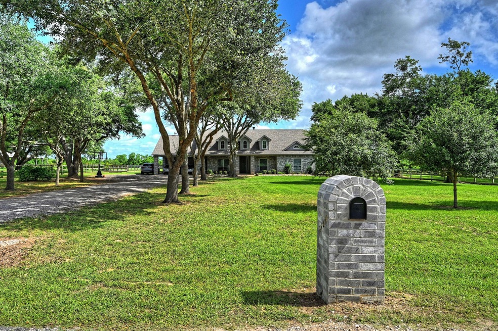 32911 Grove Park Dr, Waller, TX 77484 - photo 1