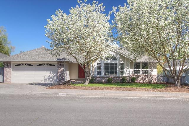 2429 Meadow Creek Dr, Medford, OR 97504 - photo 1