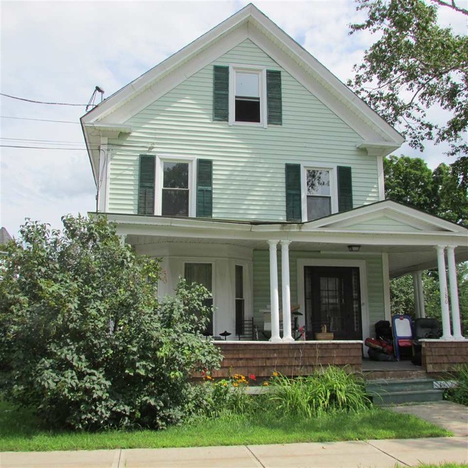 386 Cliff St, Saint Johnsbury, VT 05819 - photo 1