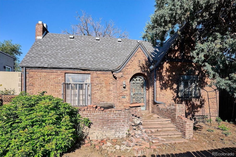 For Sale $900,000 • Co-Listing Agent