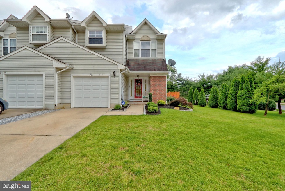 47 Kimberly Dr, Runnemede, NJ 08078 - photo 1