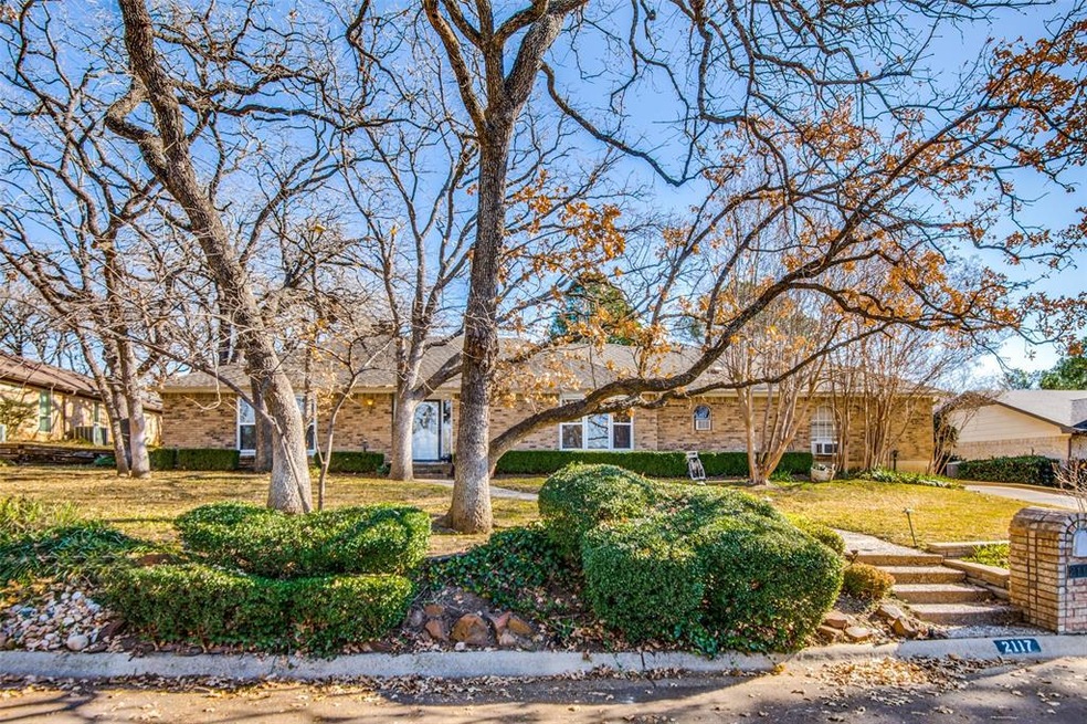 2117 Pembrooke Place, Denton, TX 76205 - photo 1