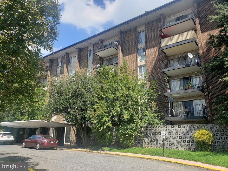 6011 Emerson St unit 610, Bladensburg, MD 20710 - photo 1