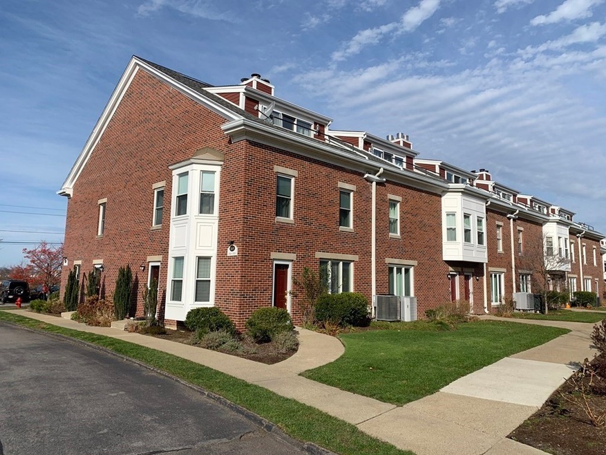 160 Quincy Shore Dr unit 101, Quincy, MA 02171 - photo 1