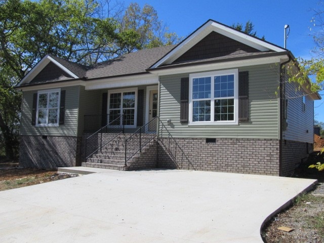 1031 Morton St, Shelbyville, TN 37160 - photo 1