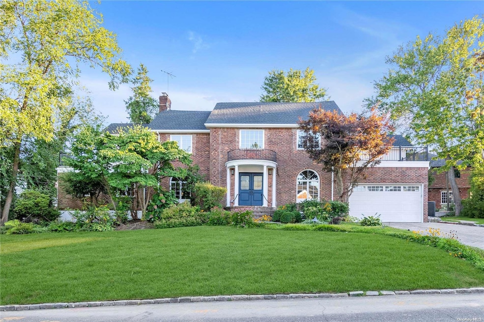 Sold $2,785,000 • Co-Listing Agent