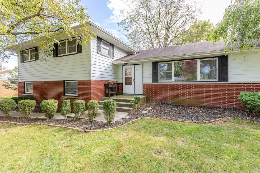 2045 Chardon Rd-05