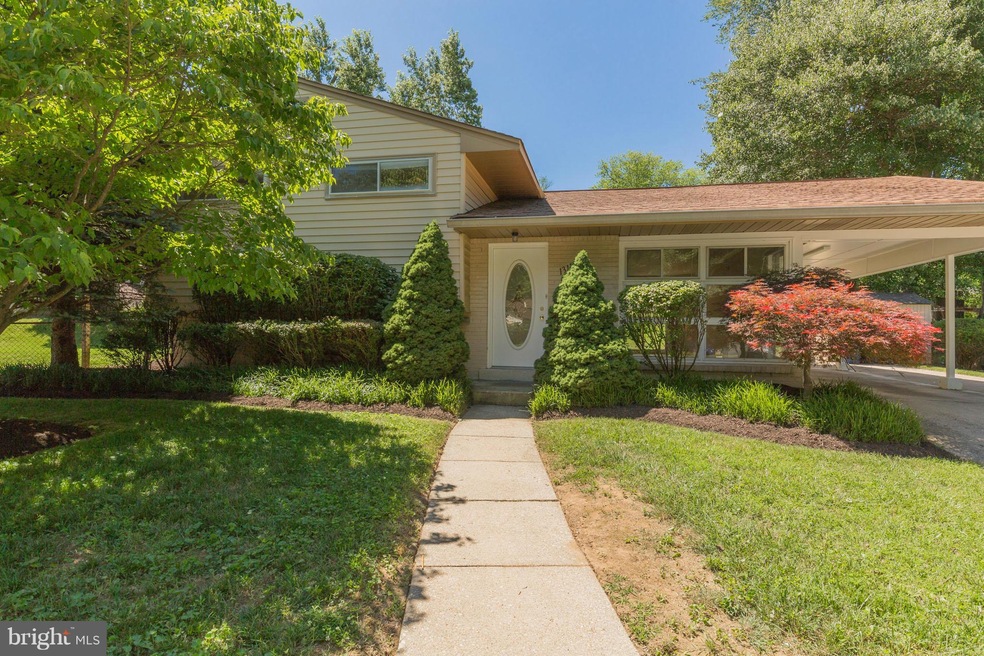 13116 Turkey Branch Pkwy, Rockville, MD 20853 - photo 1