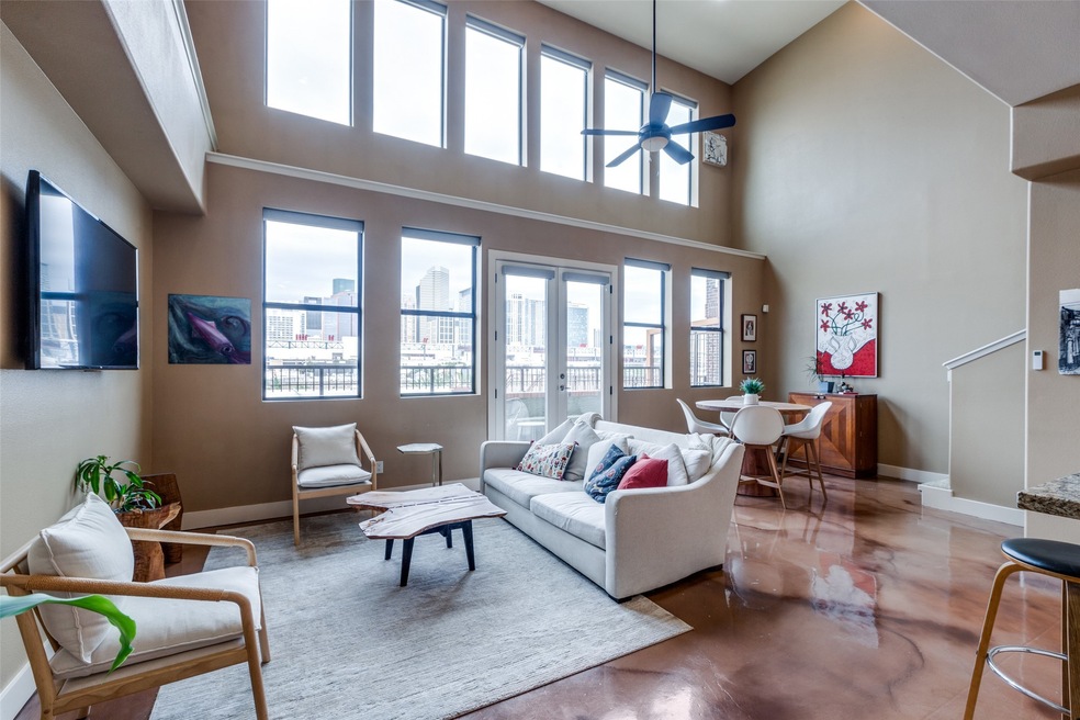 Welcome to 2323 Polk St #302!