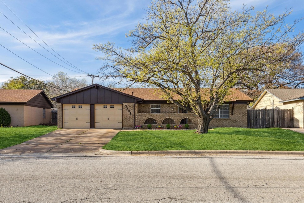 3508 Madrid Dr, Fort Worth, TX 76133 - photo 1