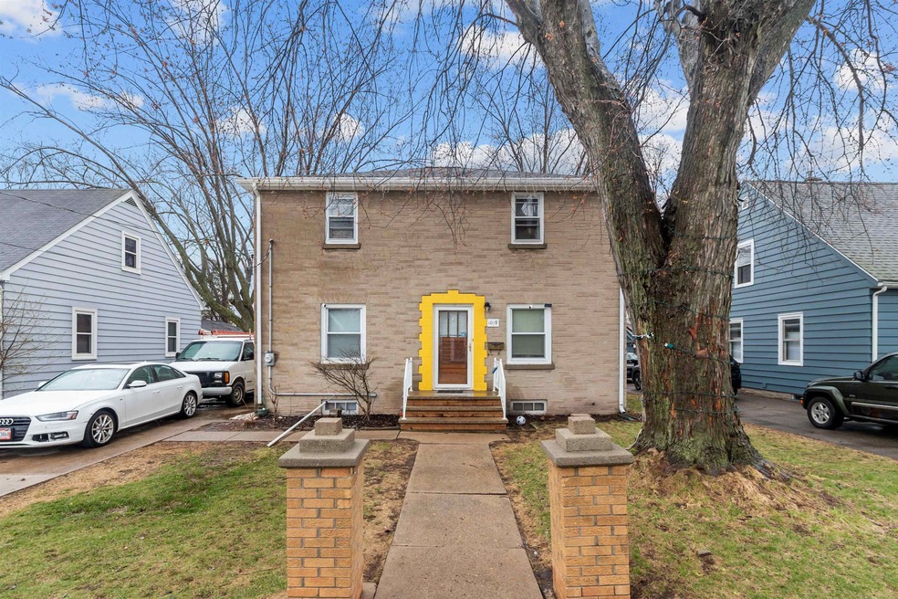 1019 W Hawes Ave, Appleton, WI 54914 - photo 1
