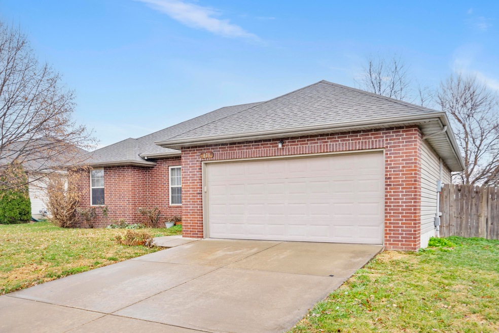 C Side View w Privacy Fence in Back