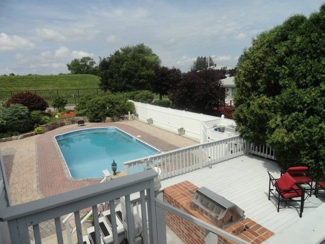 50 Neutaconkanut Rd, Providence, RI 02919 - photo 1